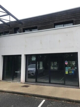 Plus de détails pour Local commercial à louer