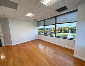 1818 S Australian Ave, West Palm Beach, FL à louer Photo intérieure– Image 2 sur 8