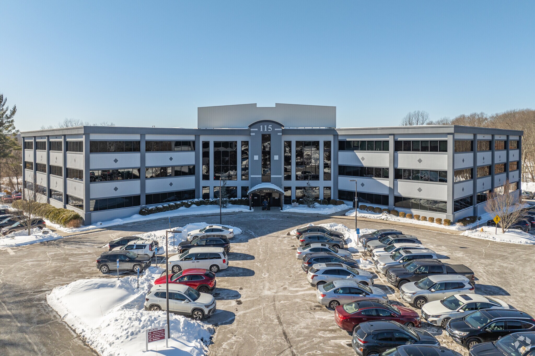 115 Technology Dr, Trumbull, CT à vendre Photo de l’immeuble– Image 1 sur 6