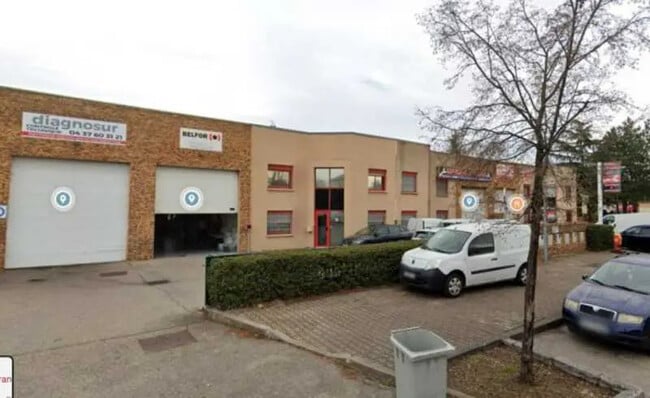 Plus de détails pour 57 Avenue De La République, Vénissieux - Bureau, Local d'activités à louer