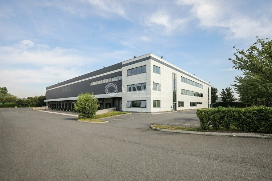 Industriel/Logistique dans Chilly Mazarin à louer - Photo de l’immeuble – Image 1 sur 8