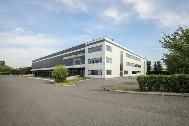 Plus de détails pour Industriel/Logistique à louer