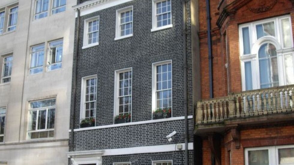 35 Berkeley Sq, Londres à louer - Photo de l’immeuble – Image 2 sur 11