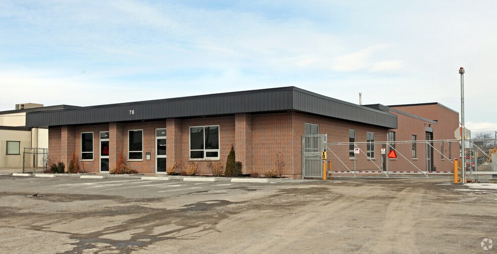 76 Millwick Dr, Toronto, ON à louer - Photo principale – Image 1 sur 2