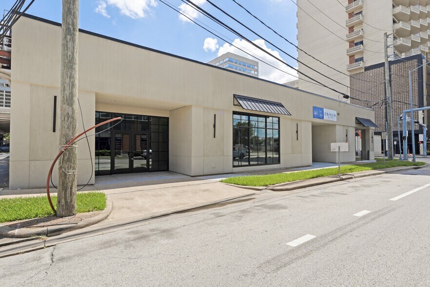 2020 Travis St, Houston, TX à louer - Photo de l’immeuble – Image 3 sur 6