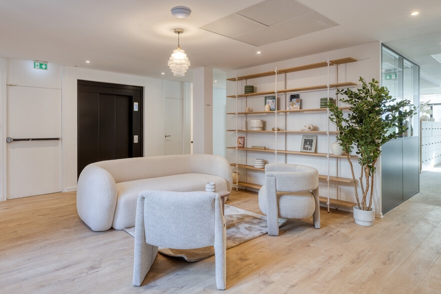 124/126 rue de Provence, Paris à louer - Photo de l’immeuble – Image 3 sur 6