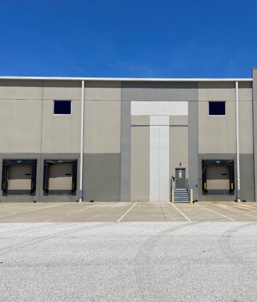 1601 Tradeport Dr, Hazelwood, MO à louer - Photo de l’immeuble – Image 3 sur 4