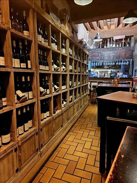 Local commercial dans Lyon à louer - Photo de l’immeuble – Image 1 sur 1