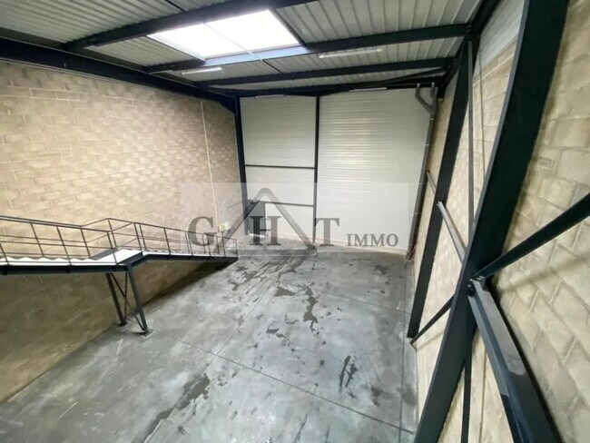 Plus de détails pour Bureau, Industriel/Logistique à louer