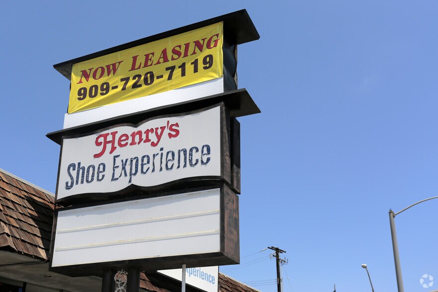 12001-12017 Carson St, Hawaiian Gdns, Hawaiian Gardens, CA à vendre - Photo de l’immeuble – Image 3 sur 7