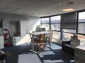 1 Rue Du Groupe Manouchian, Élancourt à louer Photo intérieure– Image 2 sur 12