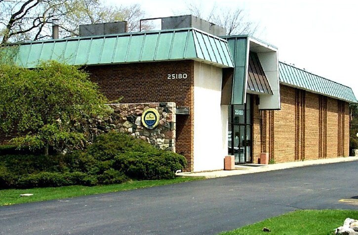 25180 Lahser Rd, Southfield, MI à vendre - Photo de l’immeuble – Image 3 sur 6