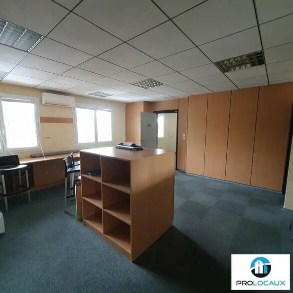 Bureau dans Eybens à vendre - Photo de l’immeuble – Image 3 sur 12