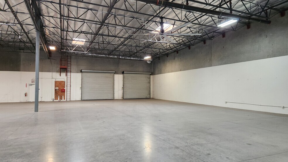 14151 Fern Ave, Chino, CA à louer - Photo de l’immeuble – Image 3 sur 8