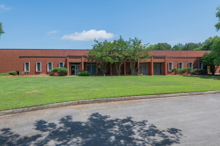 5682 E Ponce De Leon Ave, Stone Mountain, GA à louer - Photo de l’immeuble – Image 3 sur 5