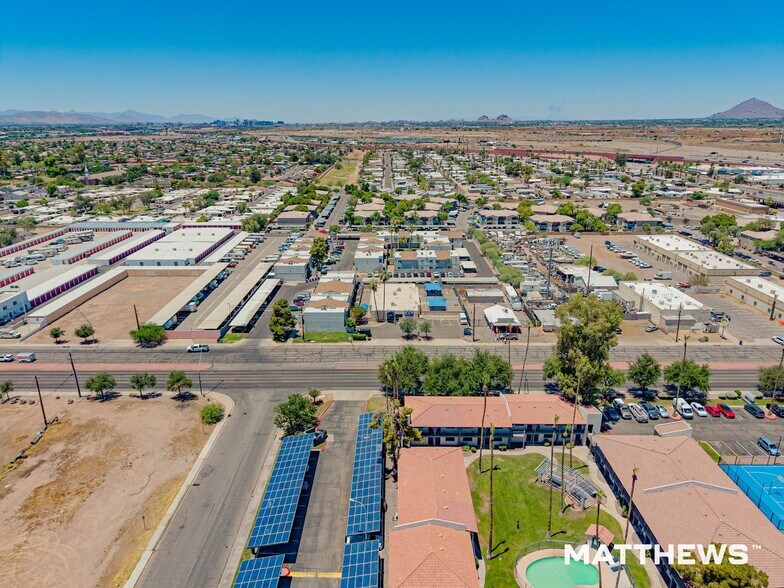 1830 N Country Club Dr, Mesa, AZ à vendre - Photo de l’immeuble – Image 2 sur 5