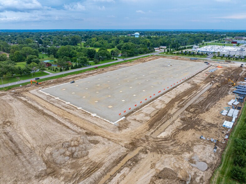 9085 Peters Pike, Vandalia, OH à louer - Photo de la construction – Image 3 sur 5