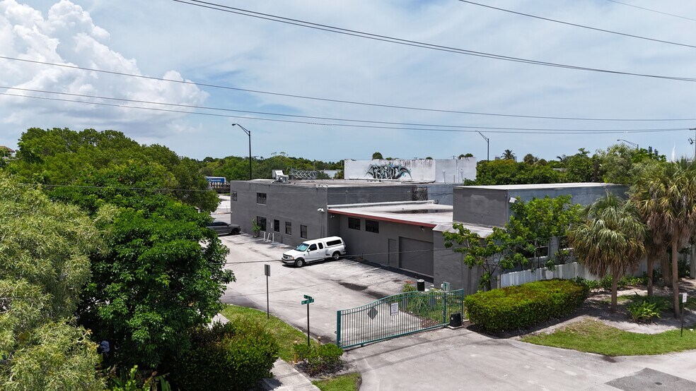 1500 E Commercial Blvd, Fort Lauderdale, FL à vendre - Photo de l’immeuble – Image 3 sur 13