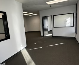 5800-5860 Hannum Ave, Los Angeles, CA à louer Photo intérieure– Image 2 sur 4