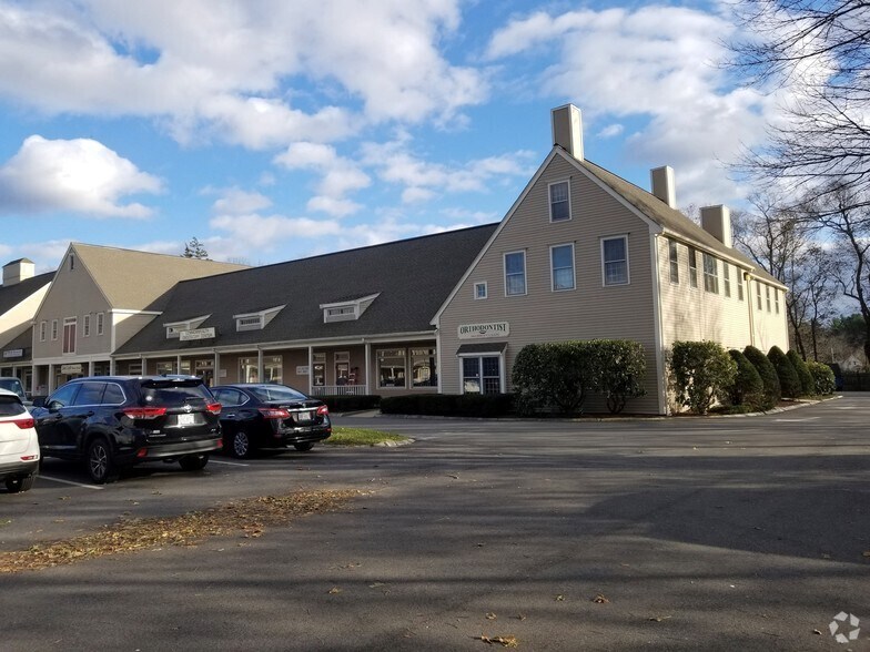 120 W Center St, West Bridgewater, MA à louer - Photo de l’immeuble – Image 3 sur 8