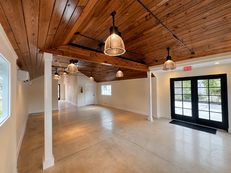 514 1st Ave SW, Largo, FL à louer - Photo de l’immeuble – Image 2 sur 27