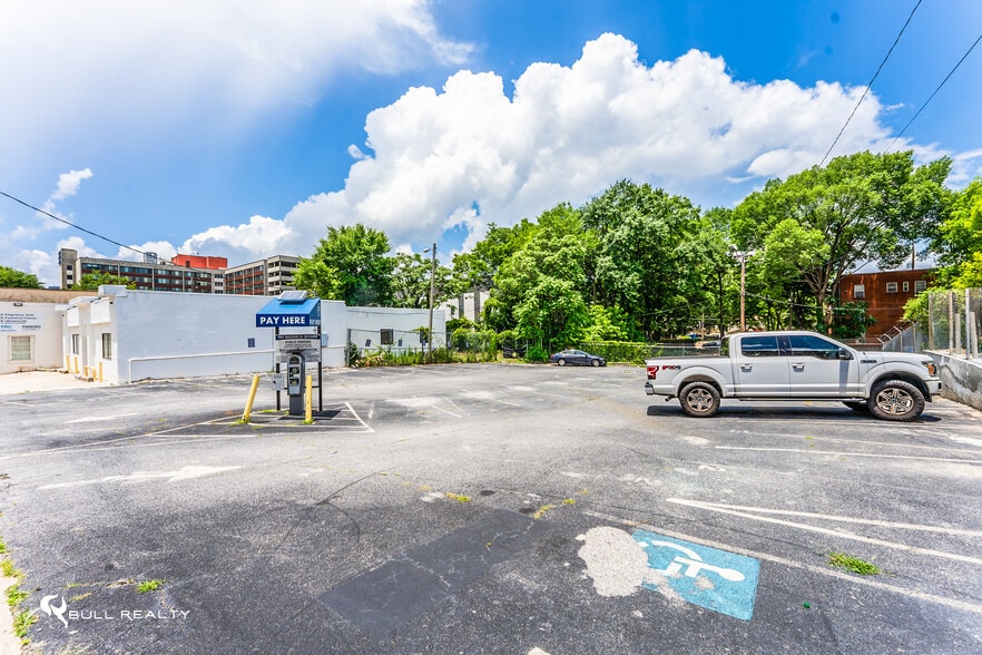 446 Ralph McGill Blvd NE, Atlanta, GA à louer - Photo de l’immeuble – Image 3 sur 14