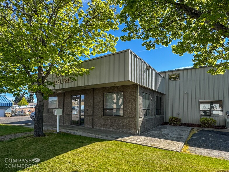 850 NE 1st St, Bend, OR à louer - Photo de l’immeuble – Image 2 sur 15