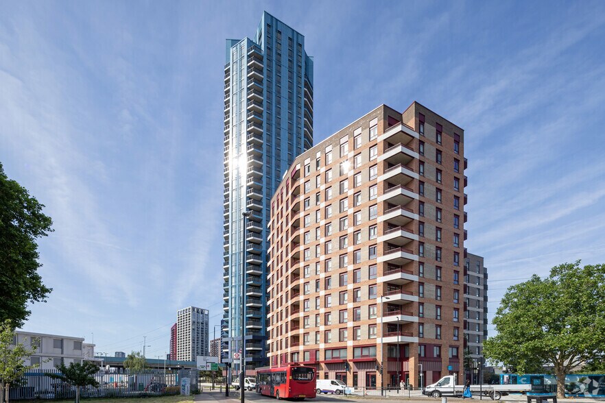 300 Manor Rd, Londres à louer - Photo de l’immeuble – Image 3 sur 4