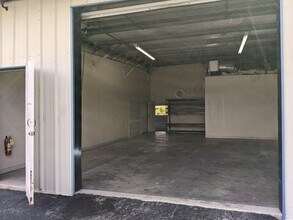 23330 Harborview Rd, Port Charlotte, FL à vendre Photo intérieure– Image 2 sur 5