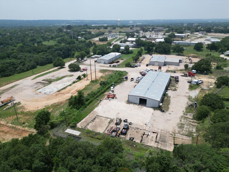 207 Samuel Dr, Weatherford, TX à louer - Photo de l’immeuble – Image 2 sur 7