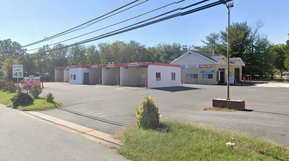 1603 Dixon St, Fredericksburg, VA à vendre - Photo de l’immeuble – Image 1 sur 7