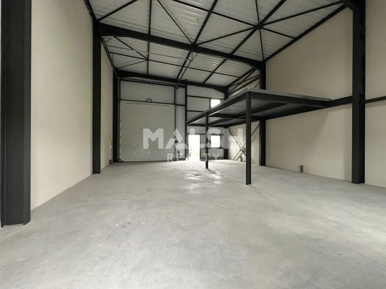 Local d’activités dans Saint-Étienne-la-Varenne à louer - Photo intérieure – Image 3 sur 9