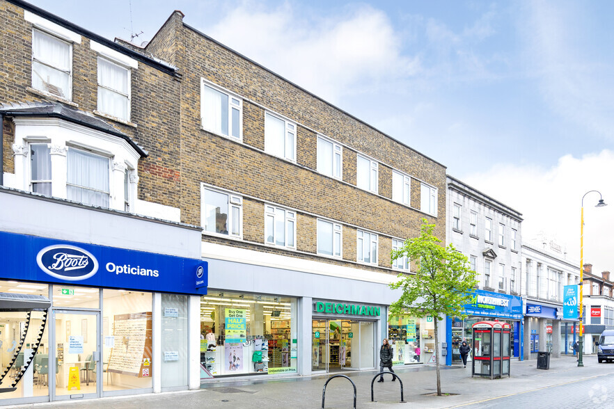 108-112 High St N, Londres à louer - Photo de l’immeuble – Image 3 sur 4