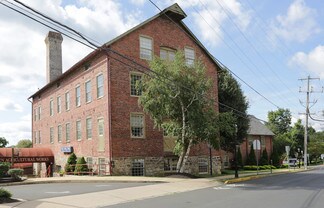Plus de détails pour 100 S Main St, Doylestown, PA - Bureau/Médical à louer