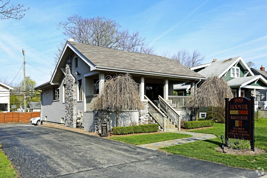909 N Main St, Royal Oak, MI à louer - Photo de l’immeuble – Image 2 sur 34