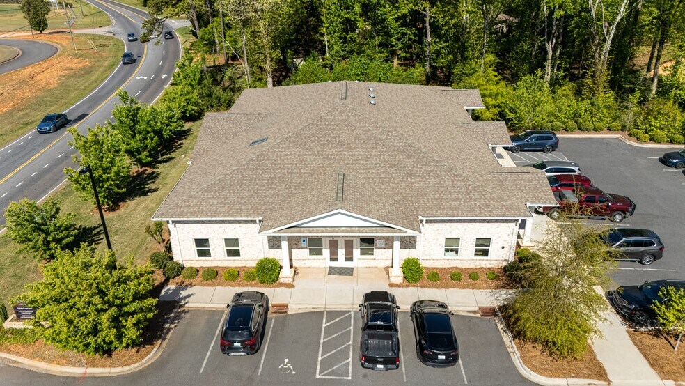 4184 Dobys Bridge Rd, Fort Mill, SC à louer - Photo principale – Image 1 sur 3