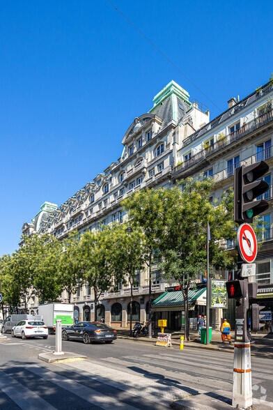Bureau dans Paris à louer - Photo de l’immeuble – Image 2 sur 9