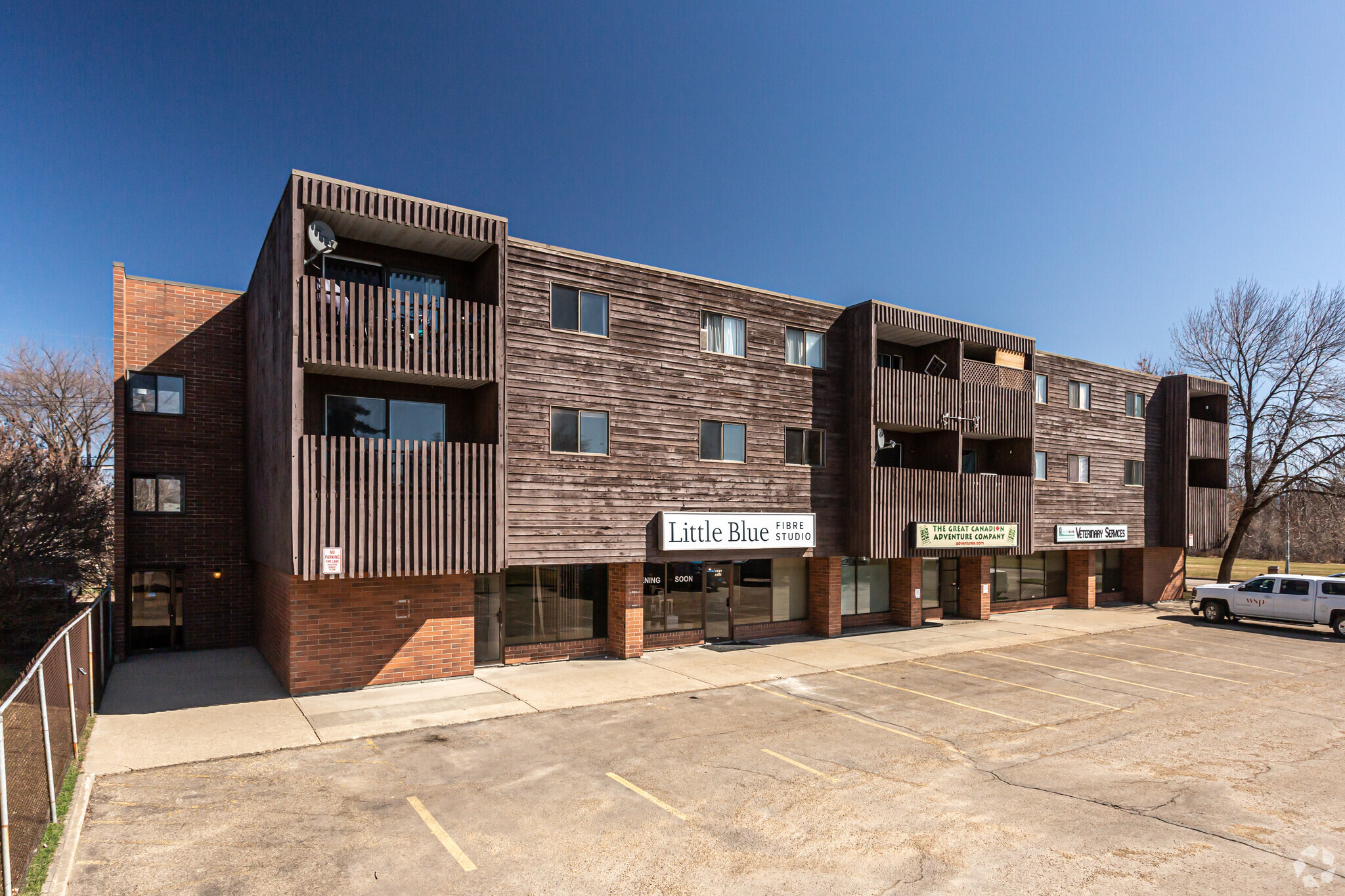 6710-6722 101 Av NW, Edmonton, AB à louer Photo de l’immeuble– Image 1 sur 5