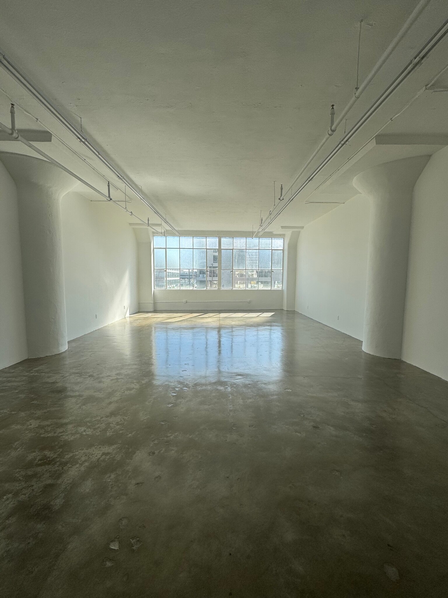 1206 S Maple Ave, Los Angeles, CA à louer Photo intérieure– Image 1 sur 1