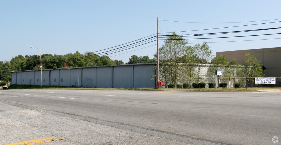101 E Carteret St, Greensboro, NC à louer - Photo de l’immeuble – Image 3 sur 17
