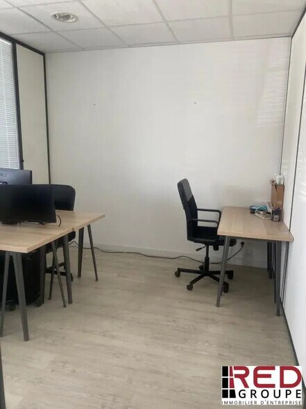 Bureau dans Meyreuil à louer - Photo de l’immeuble – Image 3 sur 7