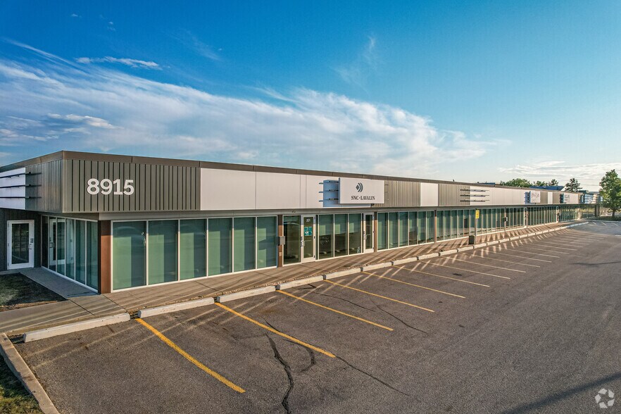 8915 51 Ave NW, Edmonton, AB à louer - Photo de l’immeuble – Image 2 sur 5