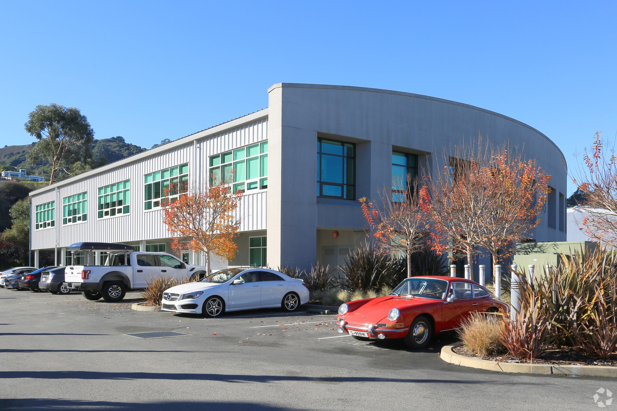 28 Liberty Ship Way, Sausalito, CA à louer Photo principale– Image 1 sur 8