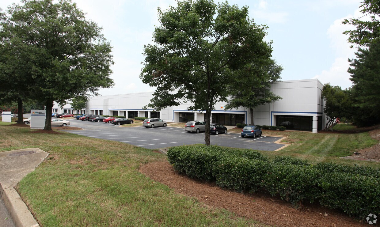 114 Southfield Pky, Forest Park, GA à louer Photo de l’immeuble– Image 1 sur 2