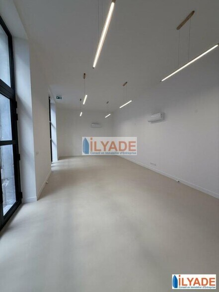 5 Rue Saint Jacques, Marseille à louer - Photo de l’immeuble – Image 1 sur 7
