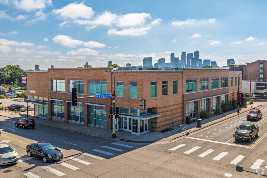 627 W Broadway Ave, Minneapolis, MN à louer - Photo de l’immeuble – Image 3 sur 5