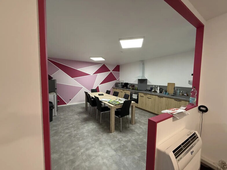 Bureau dans SAINT-OUEN-L'AUMONE à vendre - Photo de l’immeuble – Image 2 sur 8