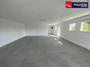 215 Avenue Jean Monnet, Saint-Cannat à louer Photo intérieure– Image 2 sur 3