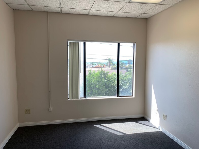 1302 S El Camino Real, San Clemente, CA à louer - Photo intérieure – Image 2 sur 6