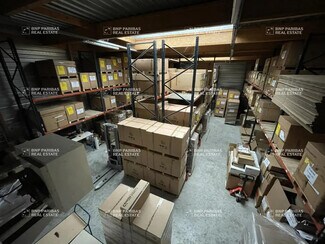 Plus de détails pour Local d'activités à louer